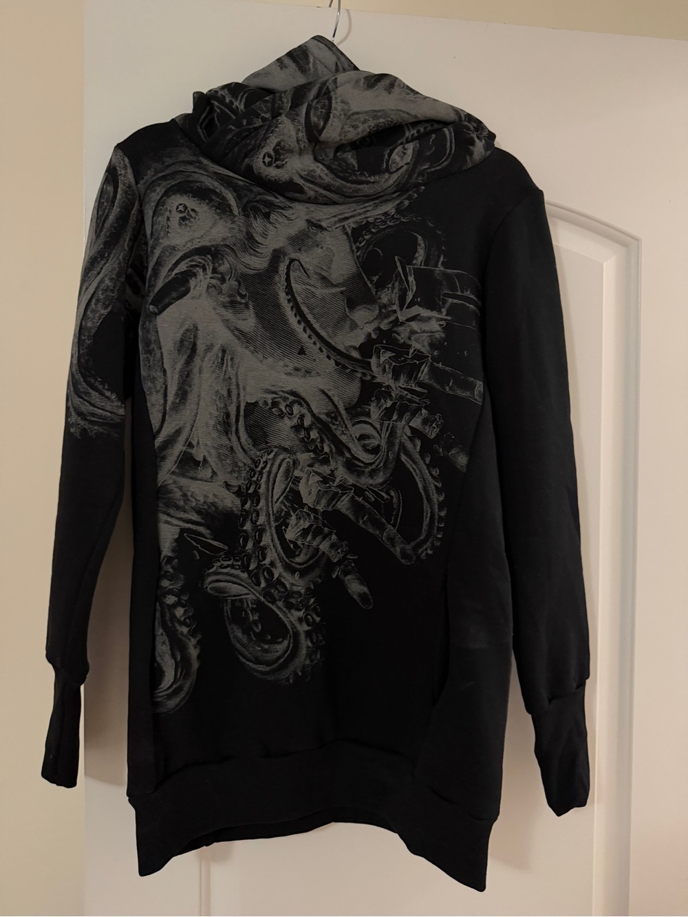 Plazma Lab Black Graphic Octopus Hoodie Sweater